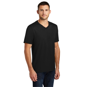 District Very Important Tee V-neck.